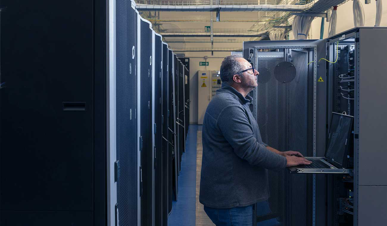 slide 0 - TETRA (Terrestrial Trunked Radio)